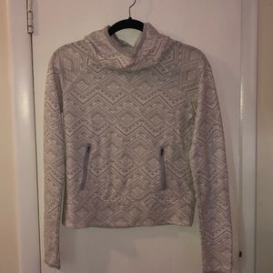 Pullover long sleeve/hoodie